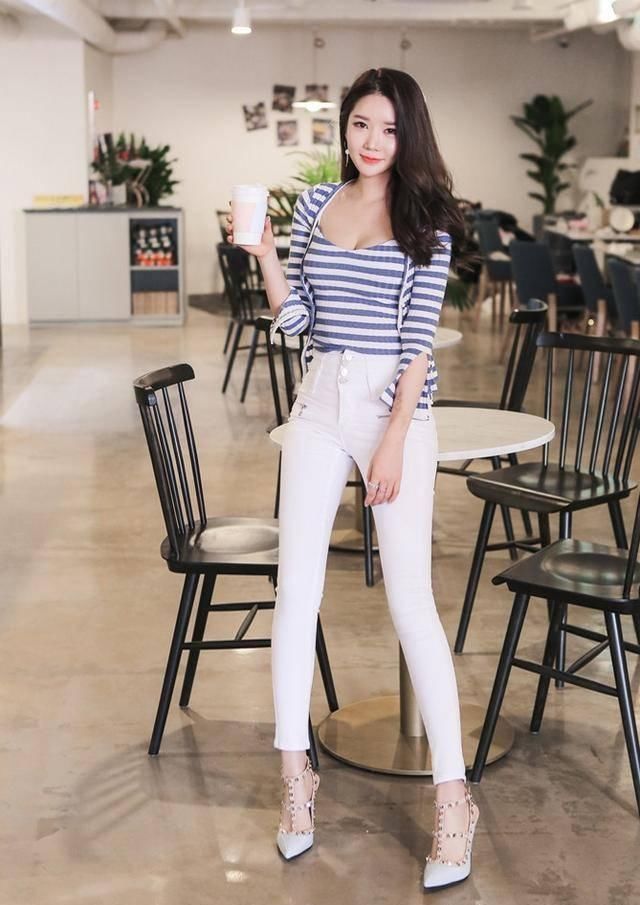 个性设计的牛仔裤,随心选择,走到哪里都是一道美丽的风景线