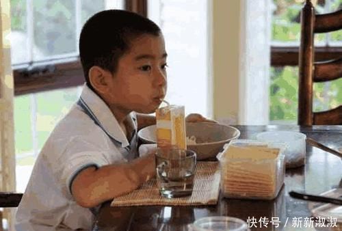 '脾衰竭|5岁孩子'脾衰竭',罪魁祸首是这种喂饭方式,家长可别再这样做