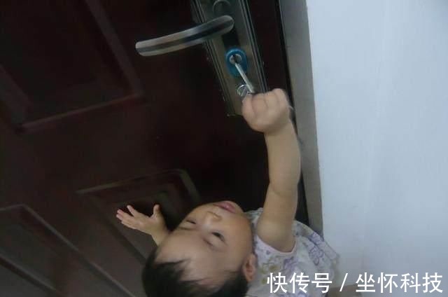 孩子|孩子从小有这些坏习惯,其实是在悄悄变聪明,可别轻易打断他!