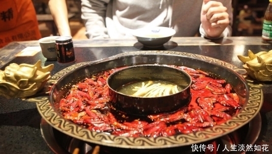 高血脂|“它”比肥肉胆固醇高23倍,很多人爱吃,提醒高血脂家人尽量少吃