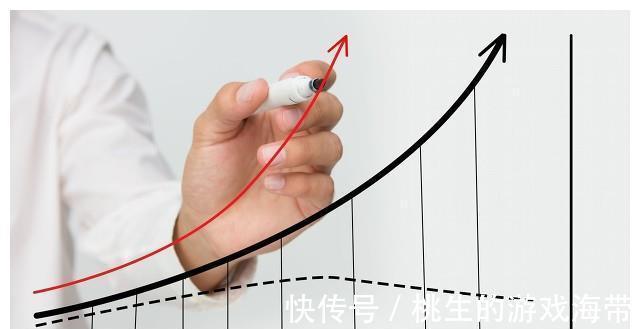 判断|哭、吃手是饿了吗?判断母乳喂养的小宝宝饿了,注意3个饿了的信