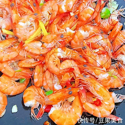 据说这个时候吃#一学就会快手菜#椒盐虾，是最好的
