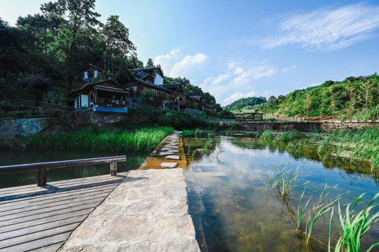 今年夏天|终于出圈 今年夏天度假圈的“黑马” 非贵州莫属