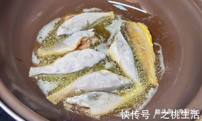 黄花鱼|入秋后，遇到此鱼别手软，8块钱1斤，营养极高，炖一锅香到舔盘子