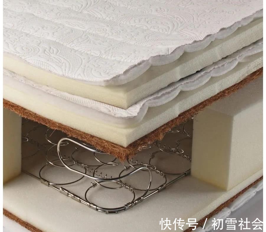 插座|入住小半年才发现,卧室这些家居设计,看着高大上,实际很不合理