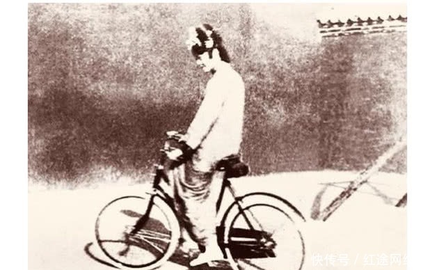夫妻|晚清旧照:婉容骑自行车,新婚夫妻好害羞,满族格格逛庙会