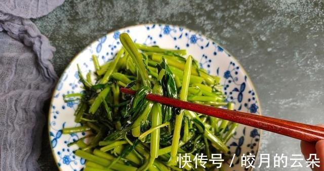 水淀粉|炒空心菜时,不要直接下锅炒,记住这个小技巧,空心菜翠绿可口!