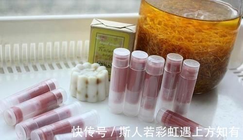 涂抹|长期涂抹润唇膏,到底对身体健康有没有坏处?很多人不清楚乱涂