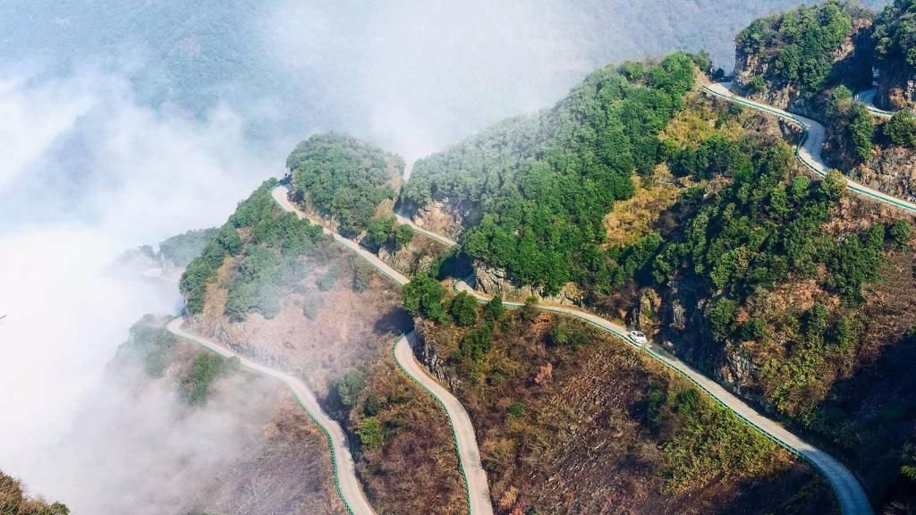 板桥村|元旦出行计划自驾江南天路，藏在烟雨青山里的神秘天路