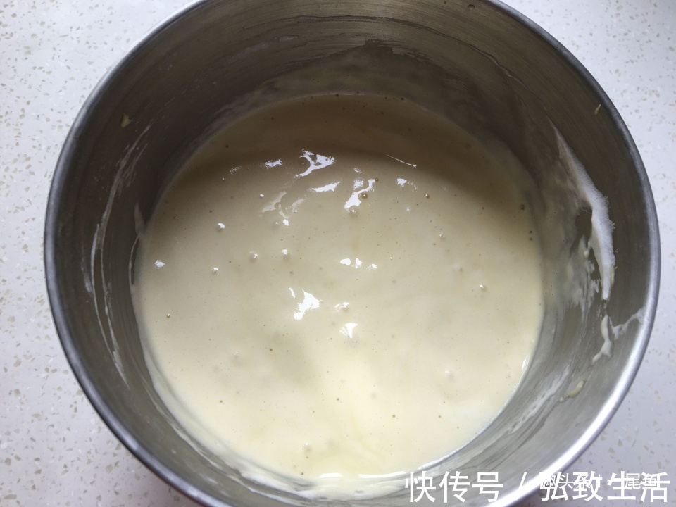 四个鸡蛋一碗糯米粉这样做，不煎不炸不蒸，香酥可口又松软