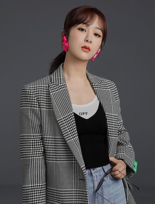 原班人马 欢瑞骚操作坑艺人究竟是为防爆成毅,还是要为杨紫铺路