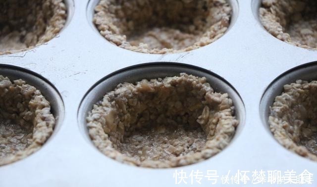 喝不完的牛奶别浪费，搭配燕麦做出一款特色甜点，营养更高档！