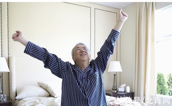 中老年人|起床后千万不要做这个动作，会悄悄偷走你的寿命！很多人不知道