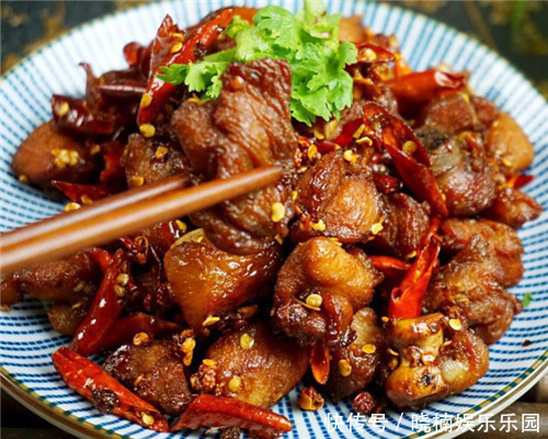 鸡肉|做辣子鸡要想好吃有诀窍,学会这一招,保管鸡肉香脆可口超下饭