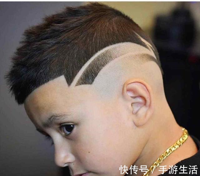 飞机头 3到10岁小男孩发型怎么剪剪完这四种,谁知这么帅!