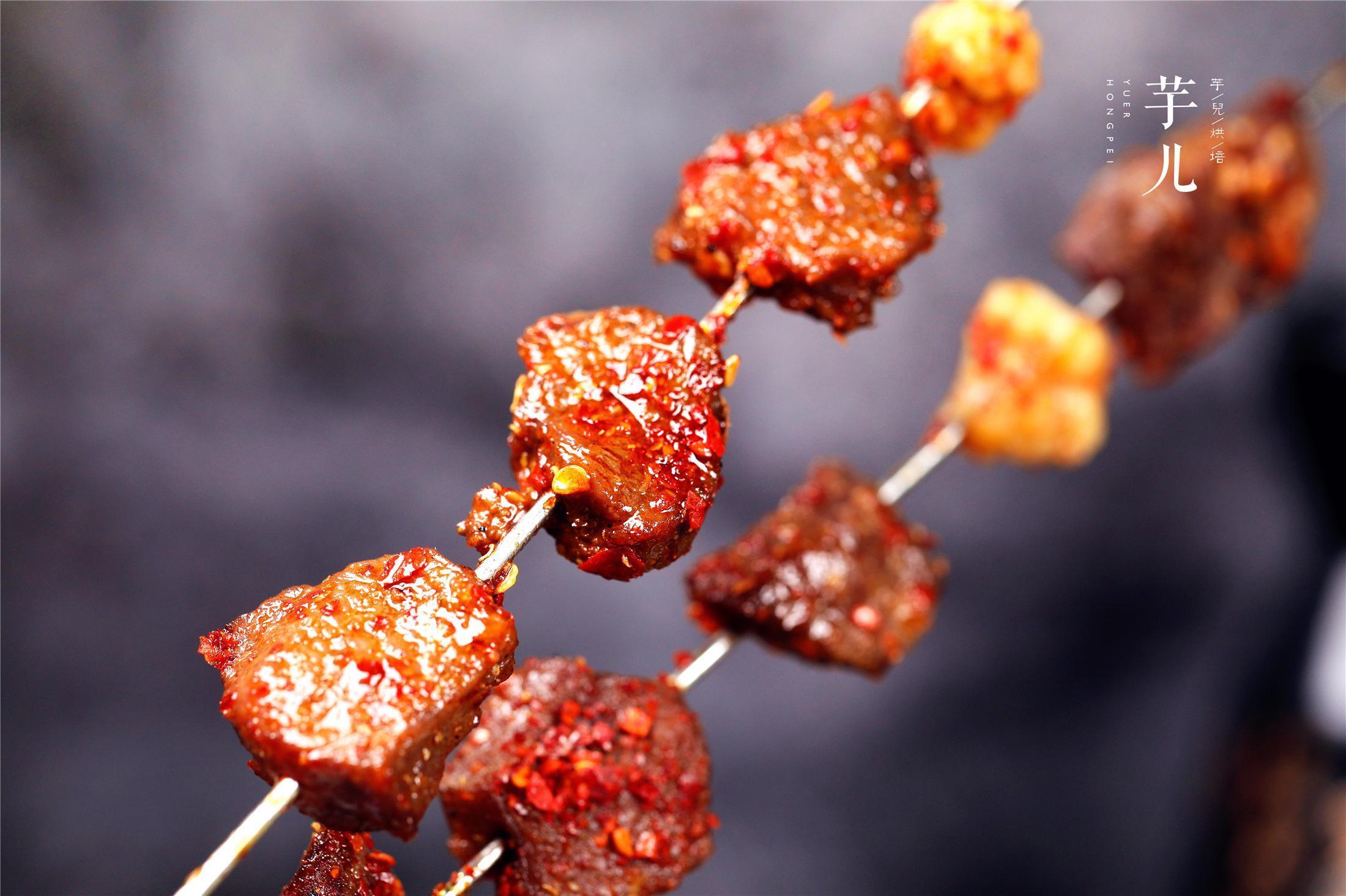 想吃羊肉串教你在家自己烤，做法简单，软嫩多汁，美味又健康