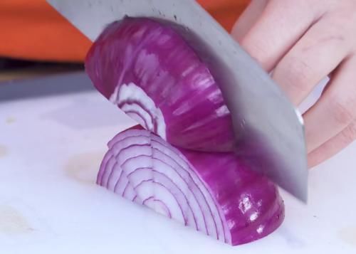 分享一款家人爱吃的红焖肉食，软烂鲜香，营养美味，解馋的家常菜