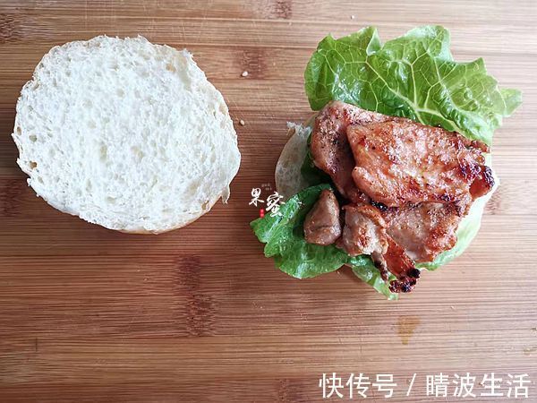 一家三口的假日早餐，15分钟备好上桌了，简单味美，孩子也喜欢