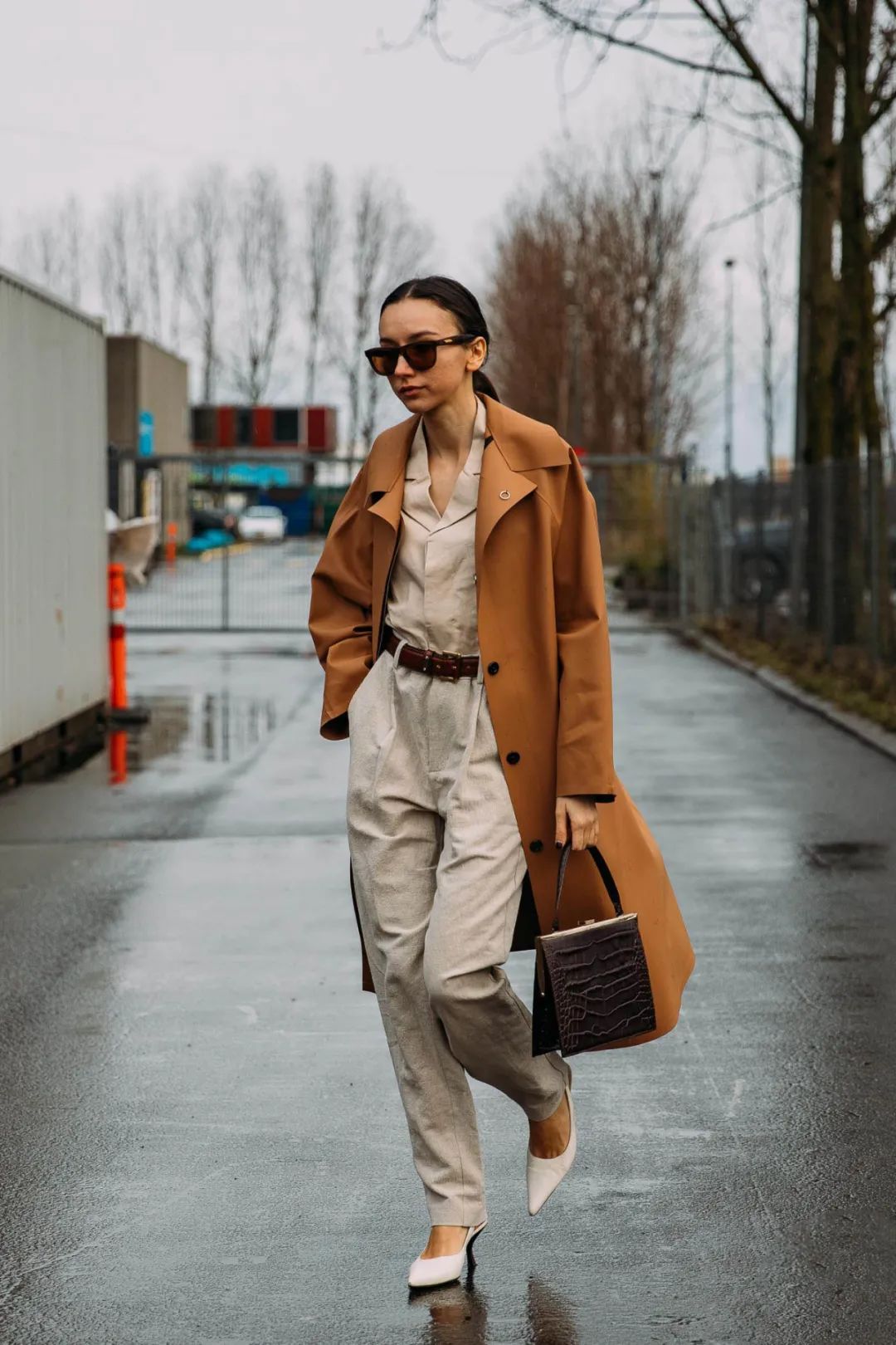 教你美｜你和“高级感穿搭”之间的距离，也许就差一条腰带