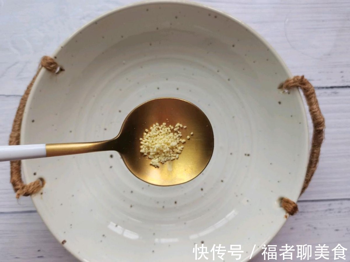 大碗|最简单的面条，直接做成清汤面，好吃还不油腻