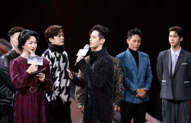 郭麒麟问烧饼:为何不推荐我去《追光吧!哥哥》,烧饼回答够笑三天