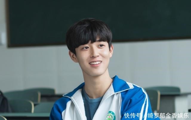 龚俊|张哲瀚让龚俊为他打call,赵薇是他老板,他还和关晓彤傅菁拍过戏