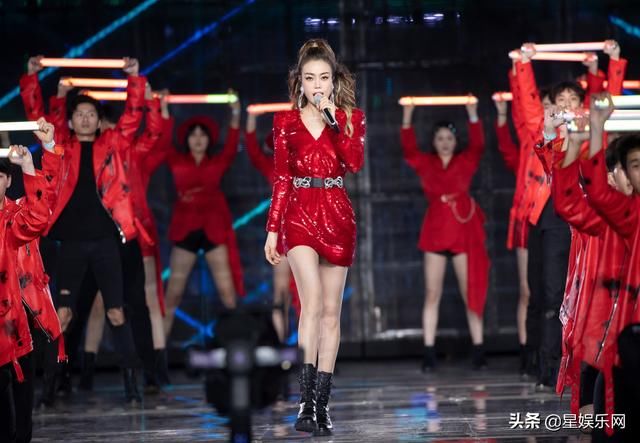容祖儿湖南卫视跨年演唱会 唱跳舞台燃炸开场