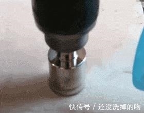 开孔器|装完水管发现瓷砖孔开的太难看,聪明老婆做个小改进,真是漂亮