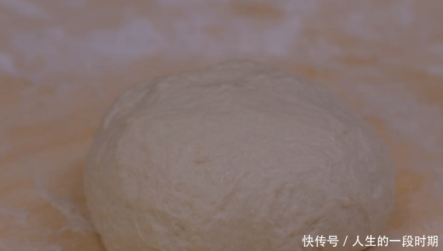 家庭自制放心小油条:不加明矾泡打粉,外酥里嫩,比买的还好吃