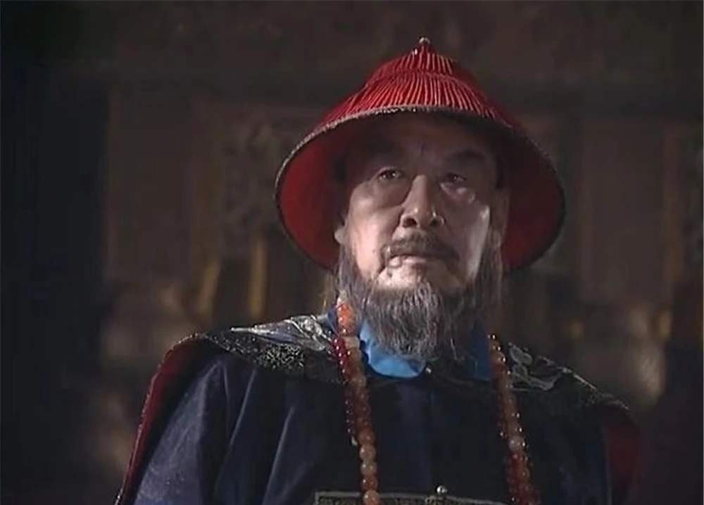 杀班|班布尔善是跟从鳌拜,康熙囚禁鳌拜,但为何一定要杀班布尔善?