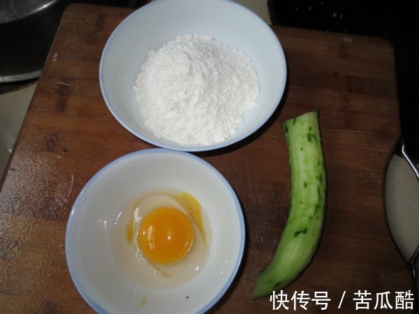 用此物包饺子还是头一次见，不吃此馅就太亏了，一顿两盘都不嫌多