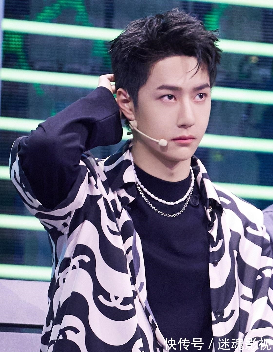 張藝興沒讓布布“通過”，王一博不淡定了；看個(gè)舞蹈，卻比選手還先哭