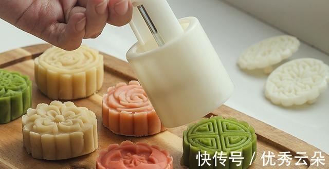 冰皮|自制冰皮月饼在家也能做,免蒸免烤,少油低脂,大人小孩都爱吃!