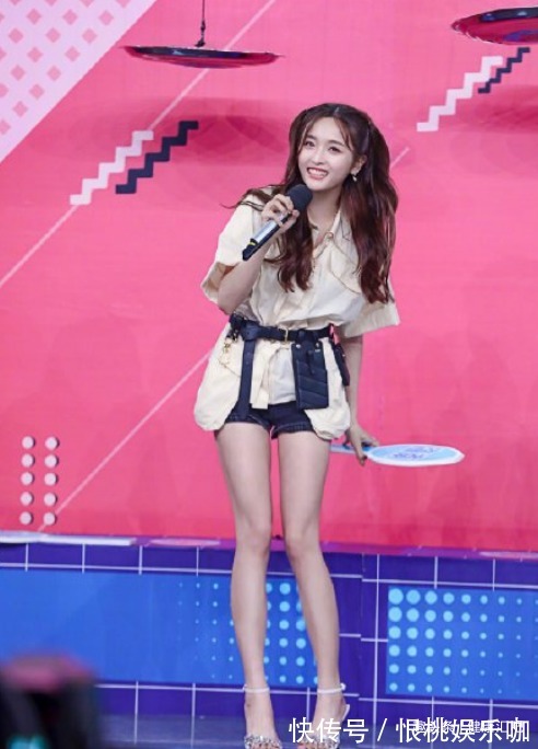 漫画腿|吴宣仪的漫画腿太好看了!又细又直,分享3个腿部动作,塑造同款