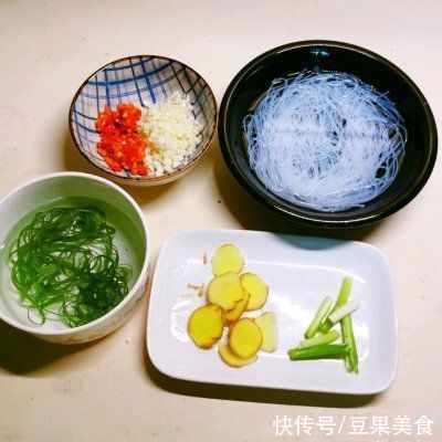 快手菜|快手菜!蒸健康之粉丝蒸鲳鱼