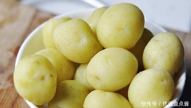 土豆|一块钱一斤的土豆, 用这个方法做, 全家人当零食吃!上桌就被抢光