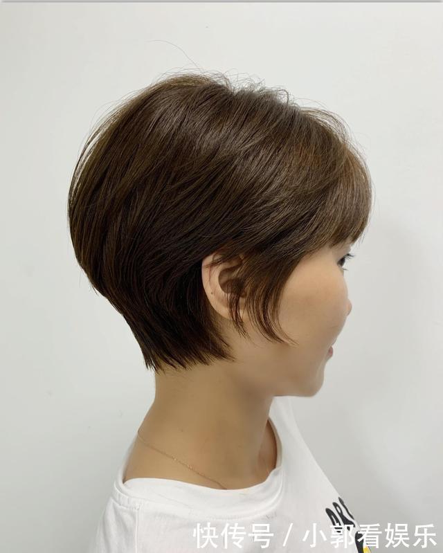 新时尚短发20款，蓬松立体颜值高，最适合这三种人，有你吗