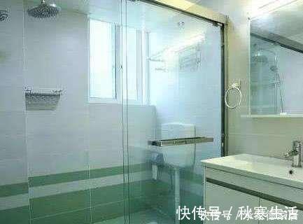 地方|越来越多人把蹲便器装淋浴房里，后悔没早发现，实用又不占地方