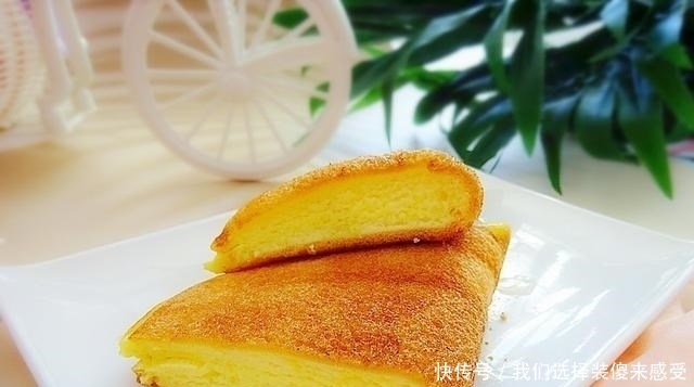 平底锅就能完成的、入口即化的舒芙蕾式蛋糕,简单好做,太好吃!