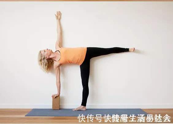 练习者|4个表现频繁出现,提示女人:你已经进入更年期了,不年轻了