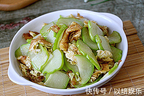 夏天此菜要多吃，钙是鸡蛋的9倍，铁是黄瓜的12倍，3块钱1斤