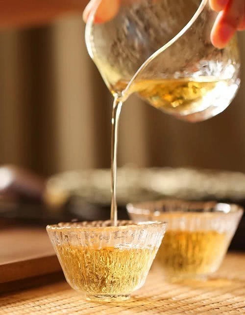 之中|你喝到过发酸的白茶吗?到底是存坏了还是正处于转化之中?