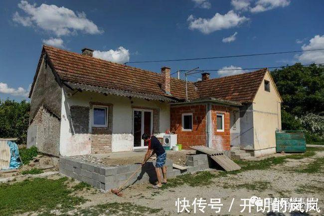 伊万·萨博博尔|小镇风景如画一套房子只卖1块钱几乎白送,还能拿2.5万补贴