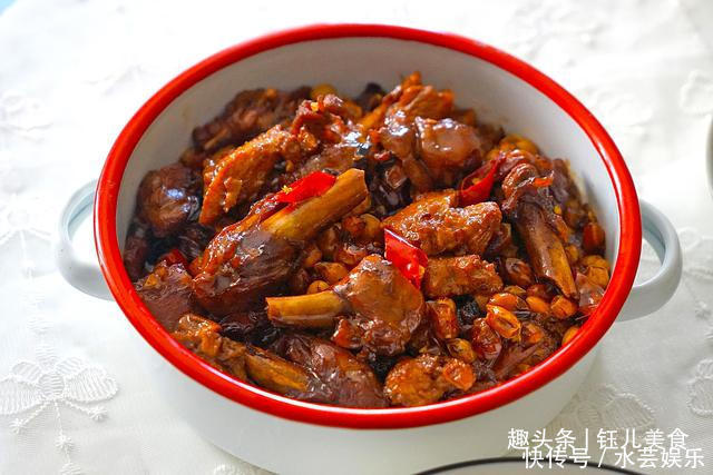 生日,简单做了四道菜,晒完美食后,闺蜜是亲闺女