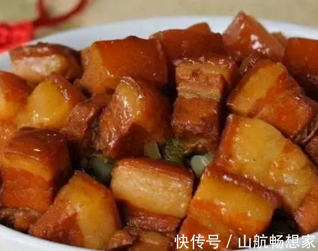 酸菜|想要延缓衰老,推荐多吃三种美食,淡化皱纹、滋润肌肤,好处多多