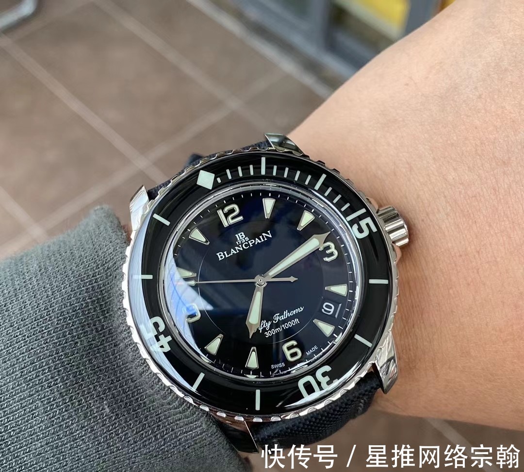 王辉|三十岁男士潜水表怎么选?不要溢价,宝珀五十噚和欧米茄海马对比