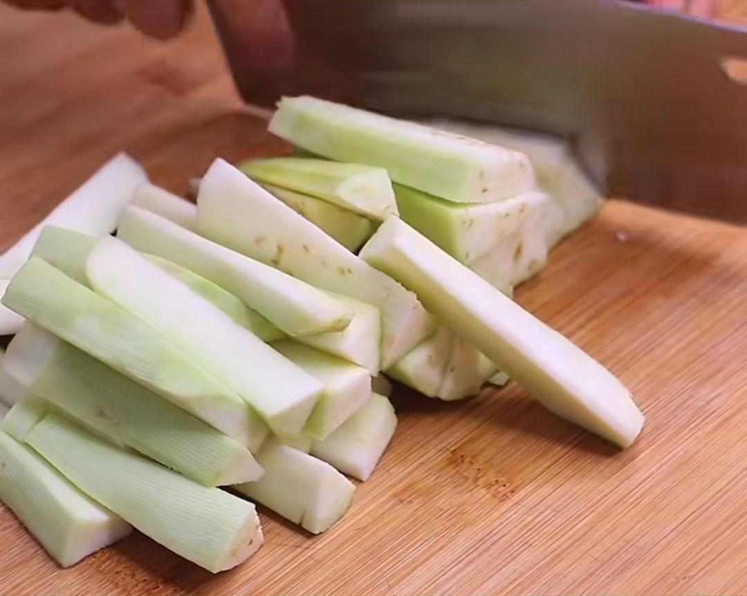 茄子新吃法，大人小孩都爱吃