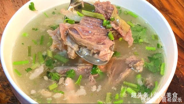 炖羊肉汤时,有人先焯水,有人直接炖?这才是正确做法,太香了