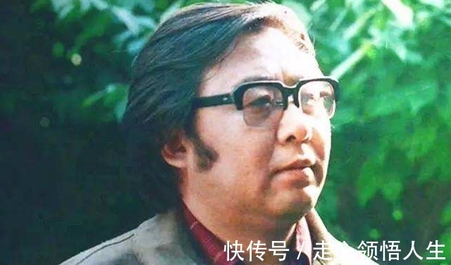 作家&作家路遥墓地:病危时妻子执意离婚,坟冢后侧13个字令人感动不已