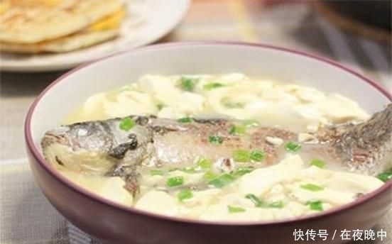 无腥|给鱼肉去腥时,最好别用葱姜料酒,饭店做鱼大厨绝招,鱼鲜嫩无腥